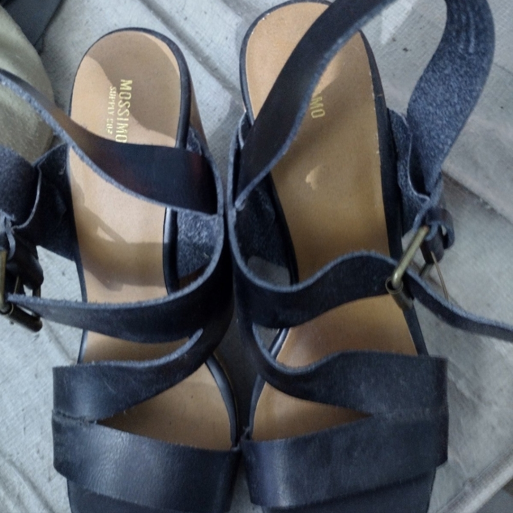 Mossimo black wedge size 9.5